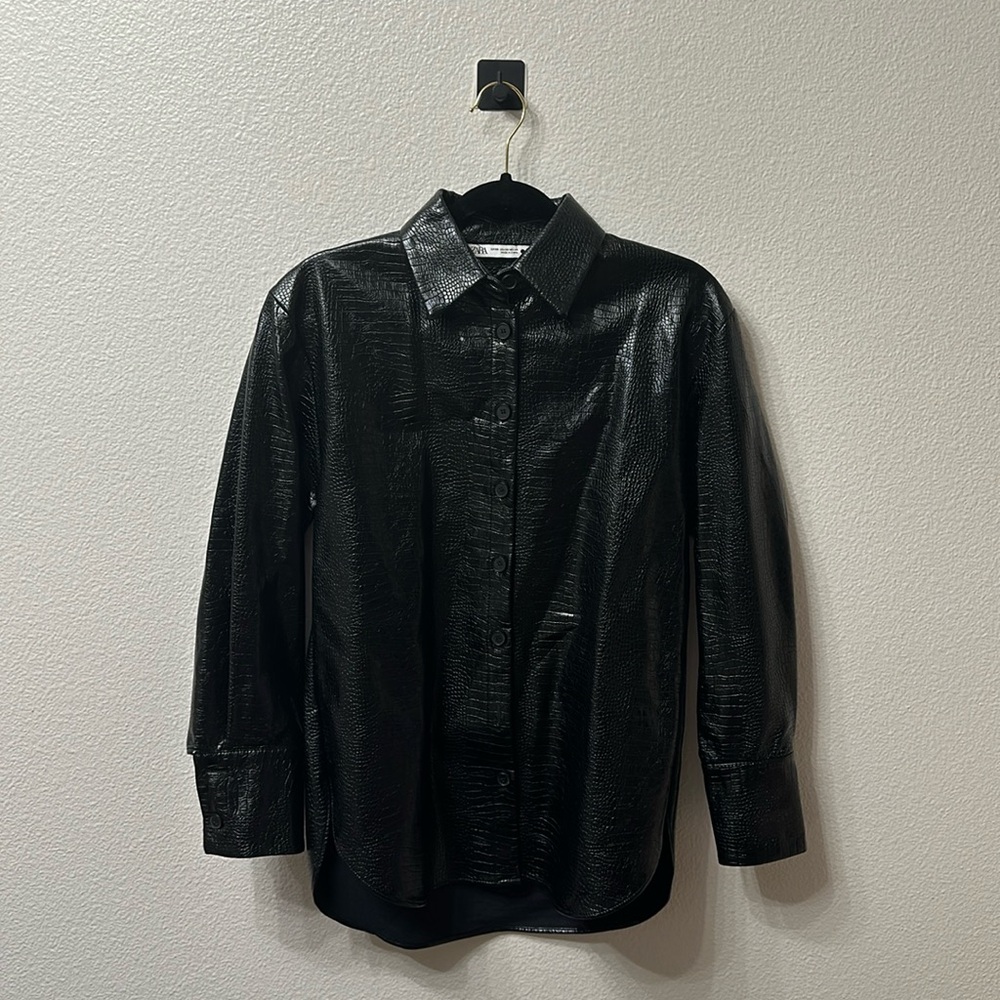 Faux leather alligator print